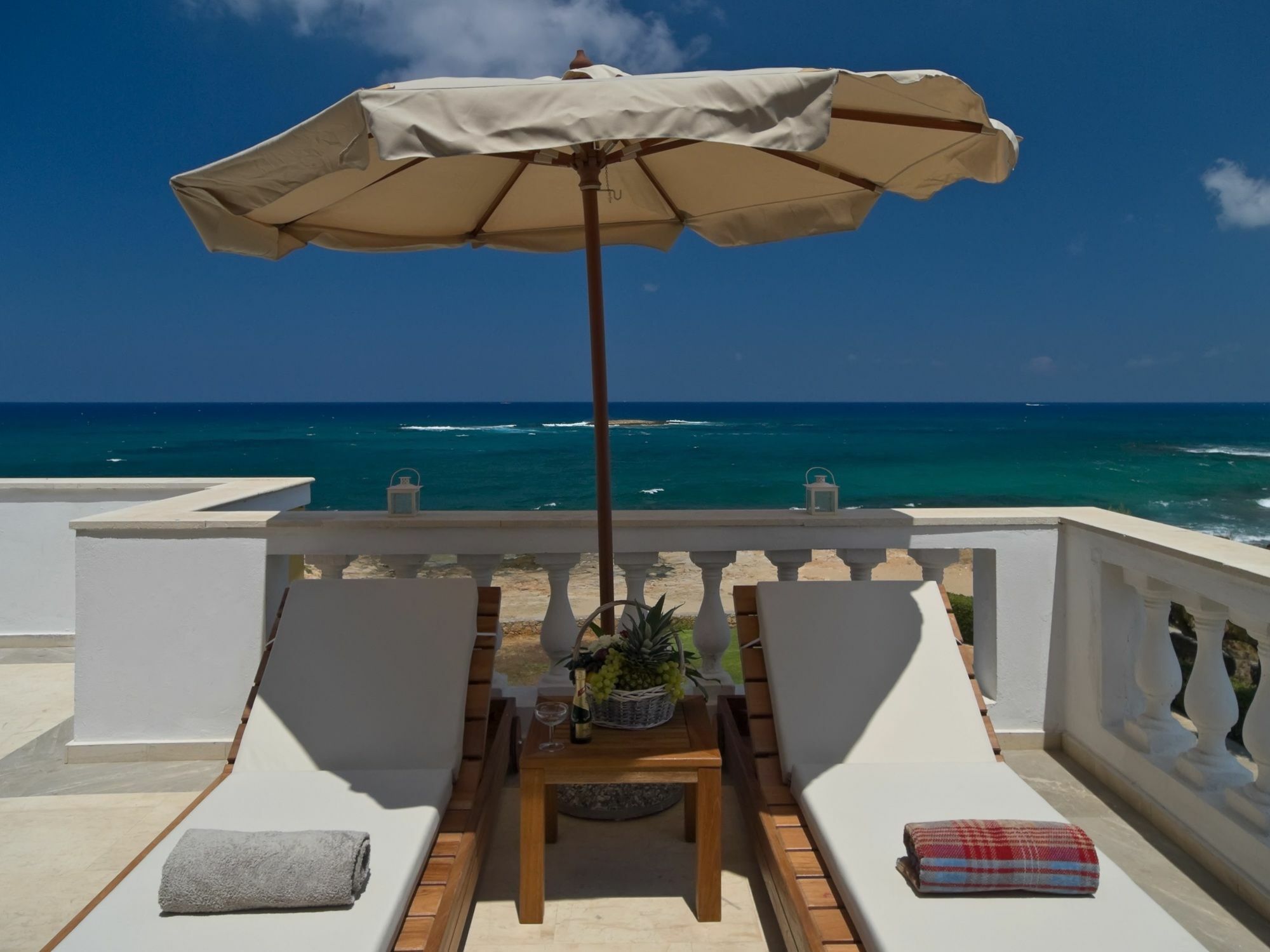 Pyrgos Beach Hotel Apartments 말리아 외부 사진