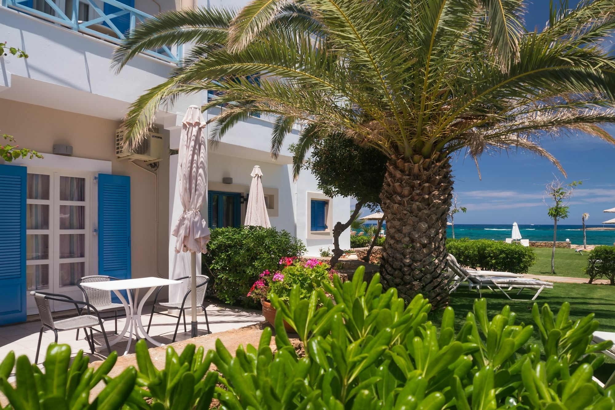 Pyrgos Beach Hotel Apartments 말리아 외부 사진