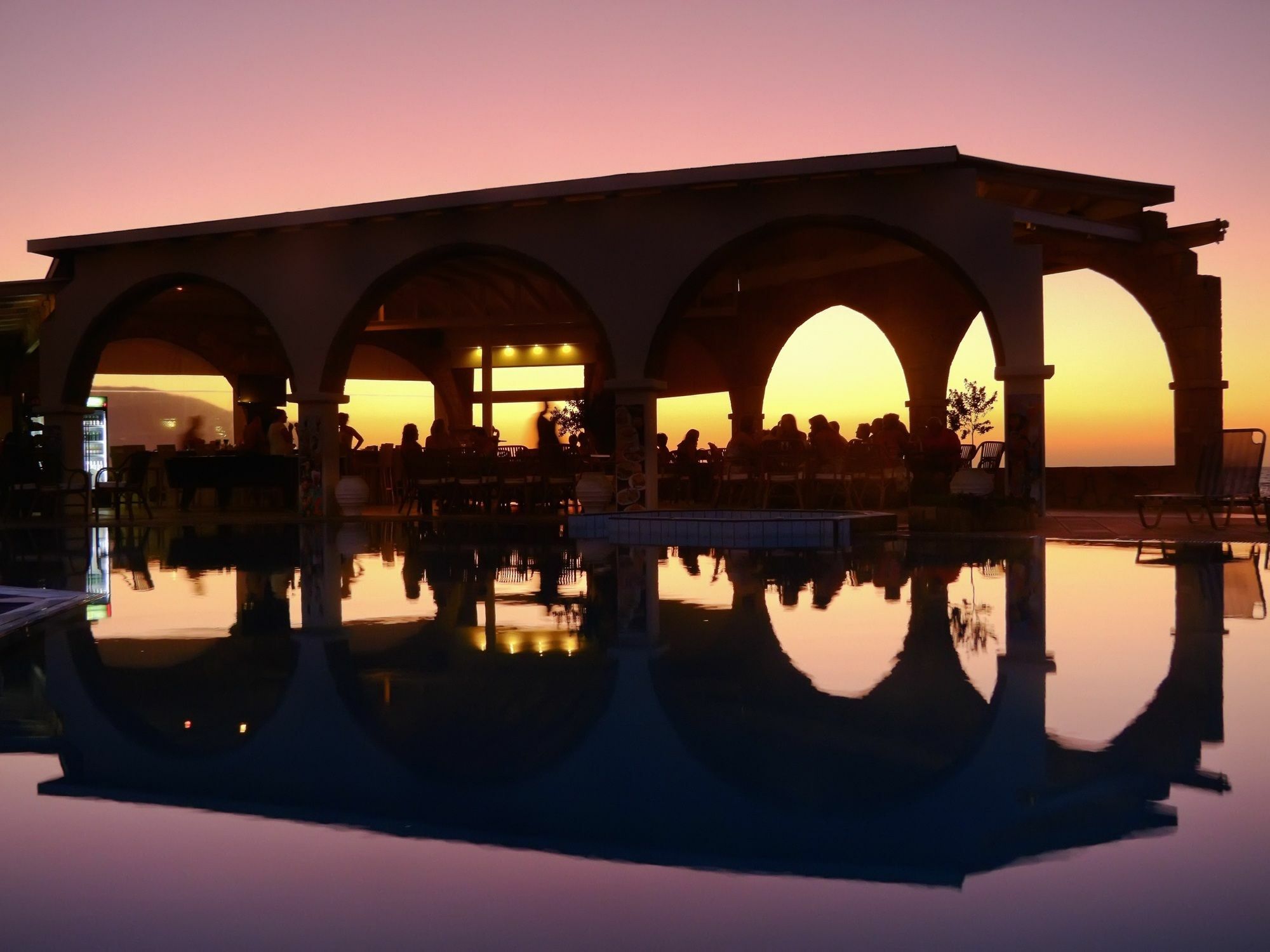Pyrgos Beach Hotel Apartments 말리아 외부 사진